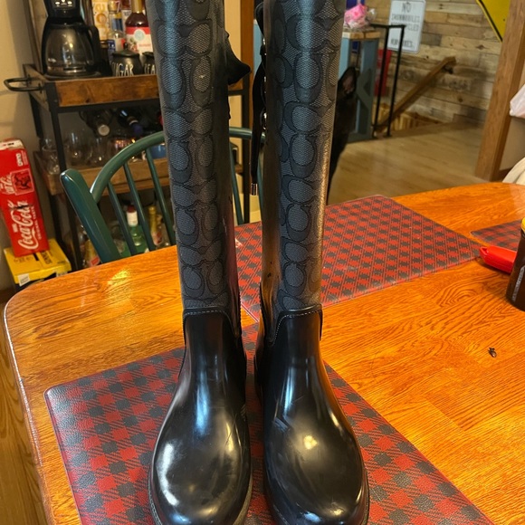 Coach tall women’s rain boots - Picture 2 of 6